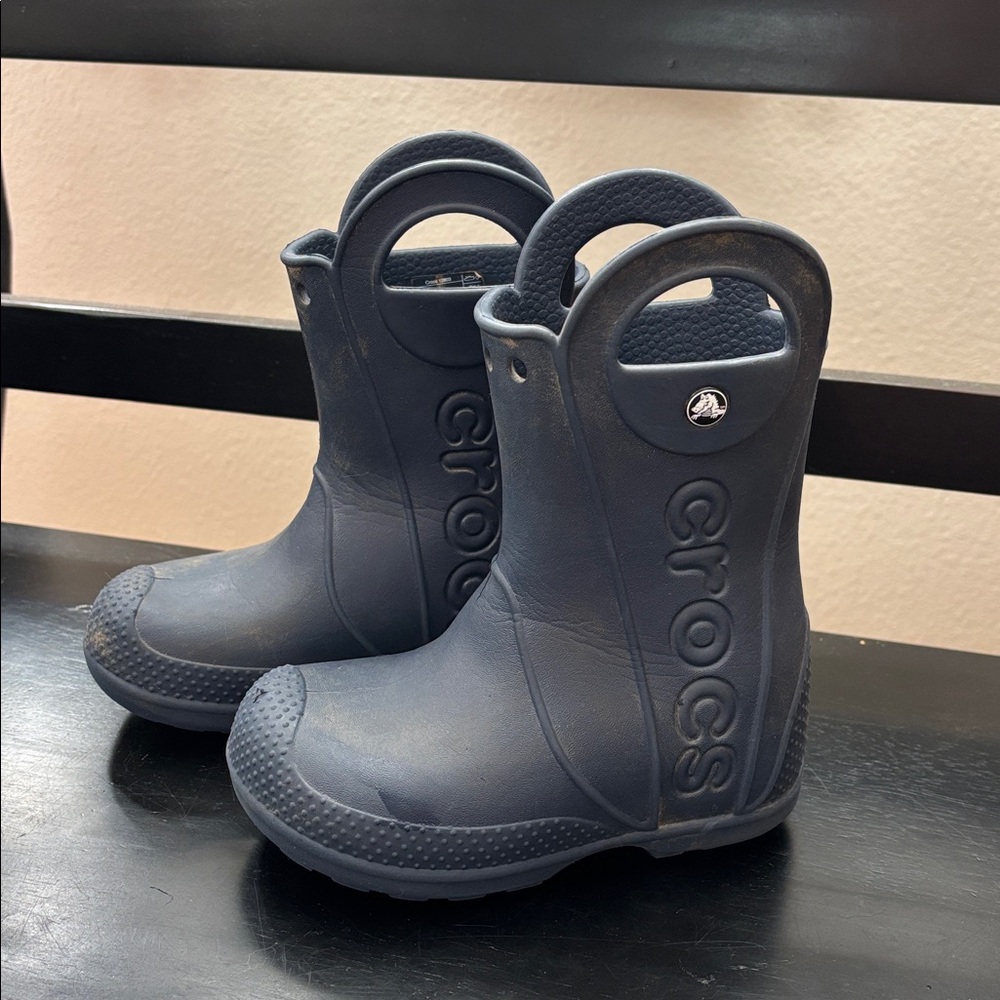 CROCS Navy Rainboots C9